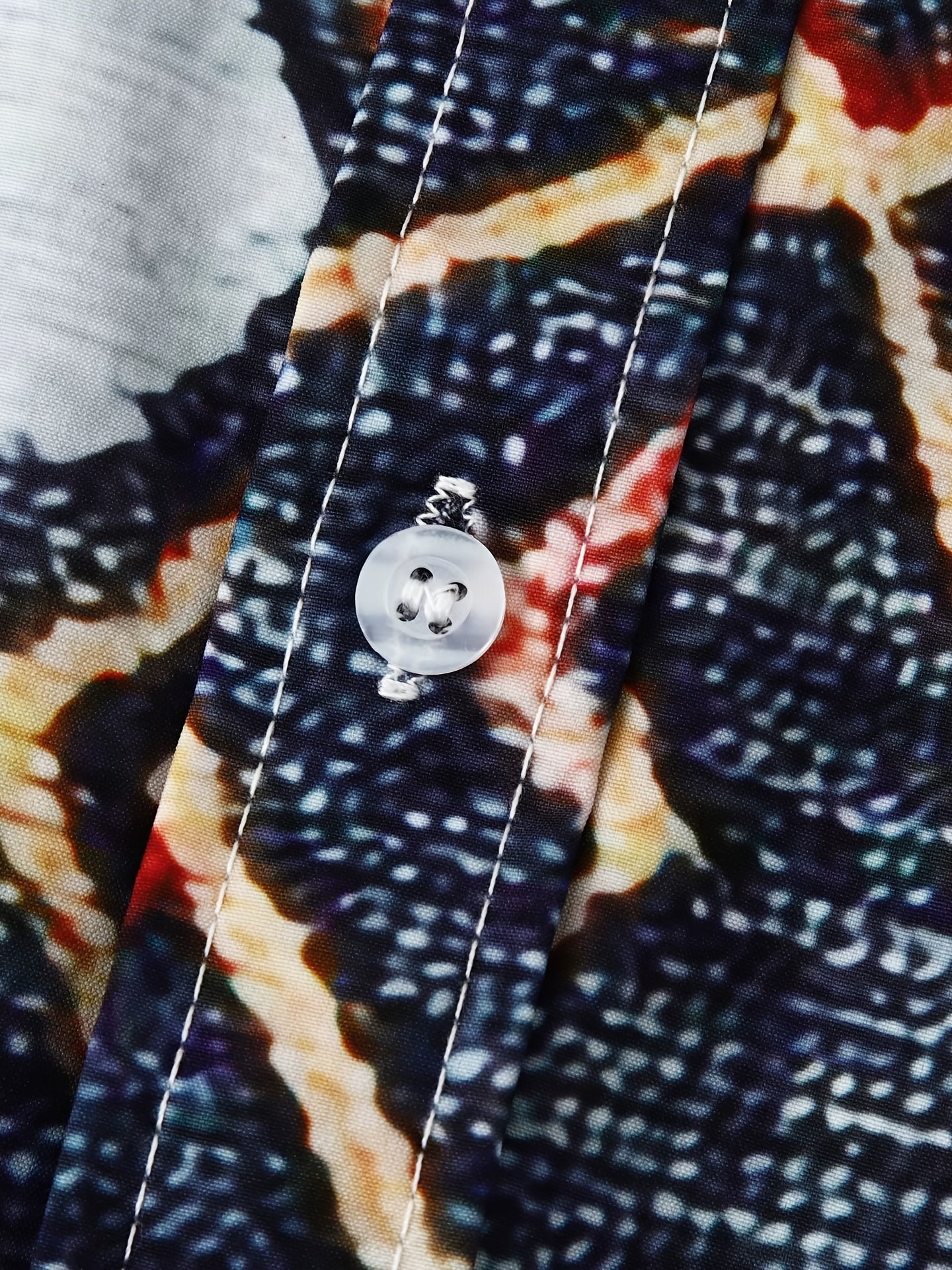 Vibrant Floral Print Short Sleeve Shirt for Men - Relaxed Fit, Cotton Blend