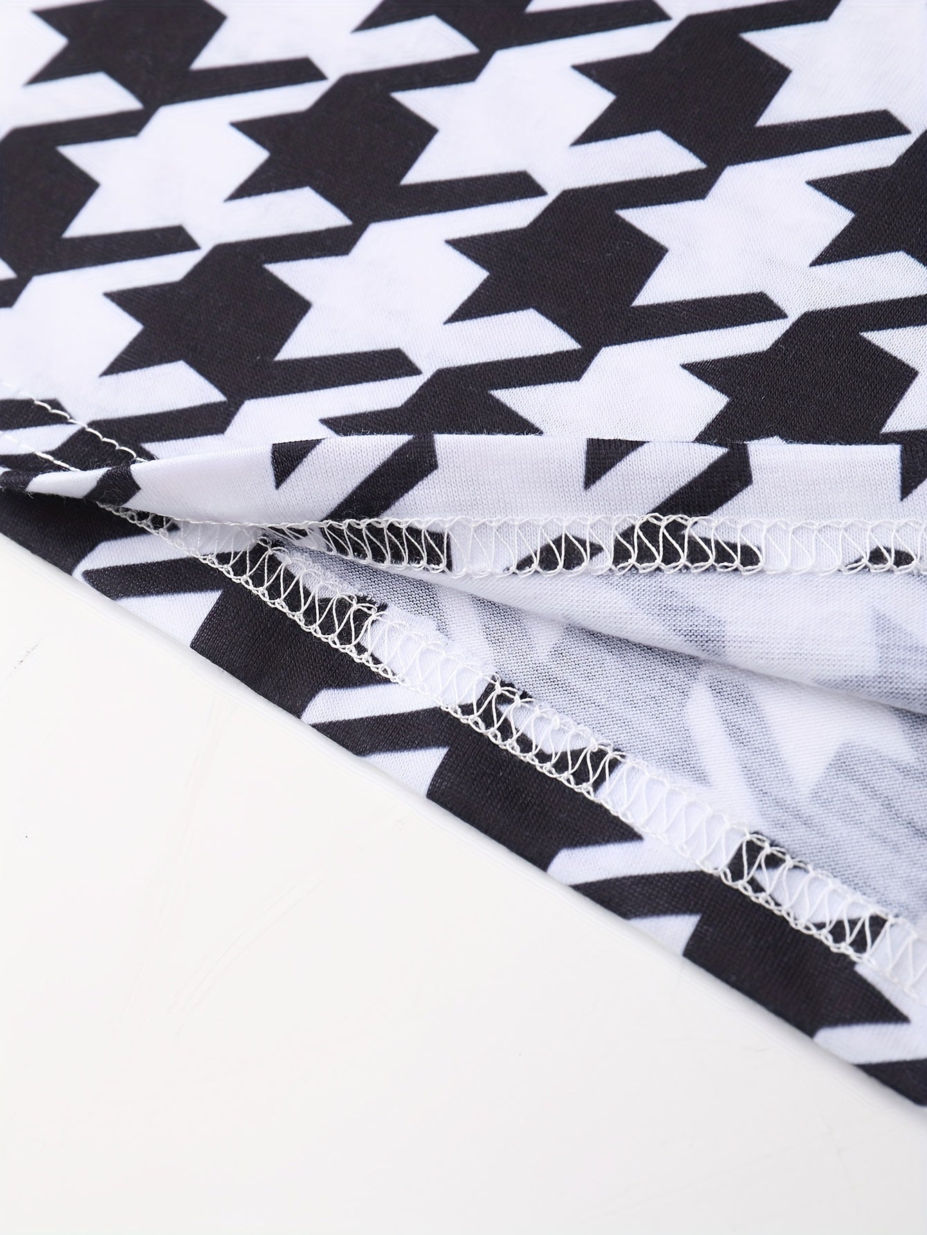 Houndstooth Pattern Print Men's Short Sleeve T-shirt, Fashion Trendy Versatile T-shirt for Men Daily Wear And Commuting