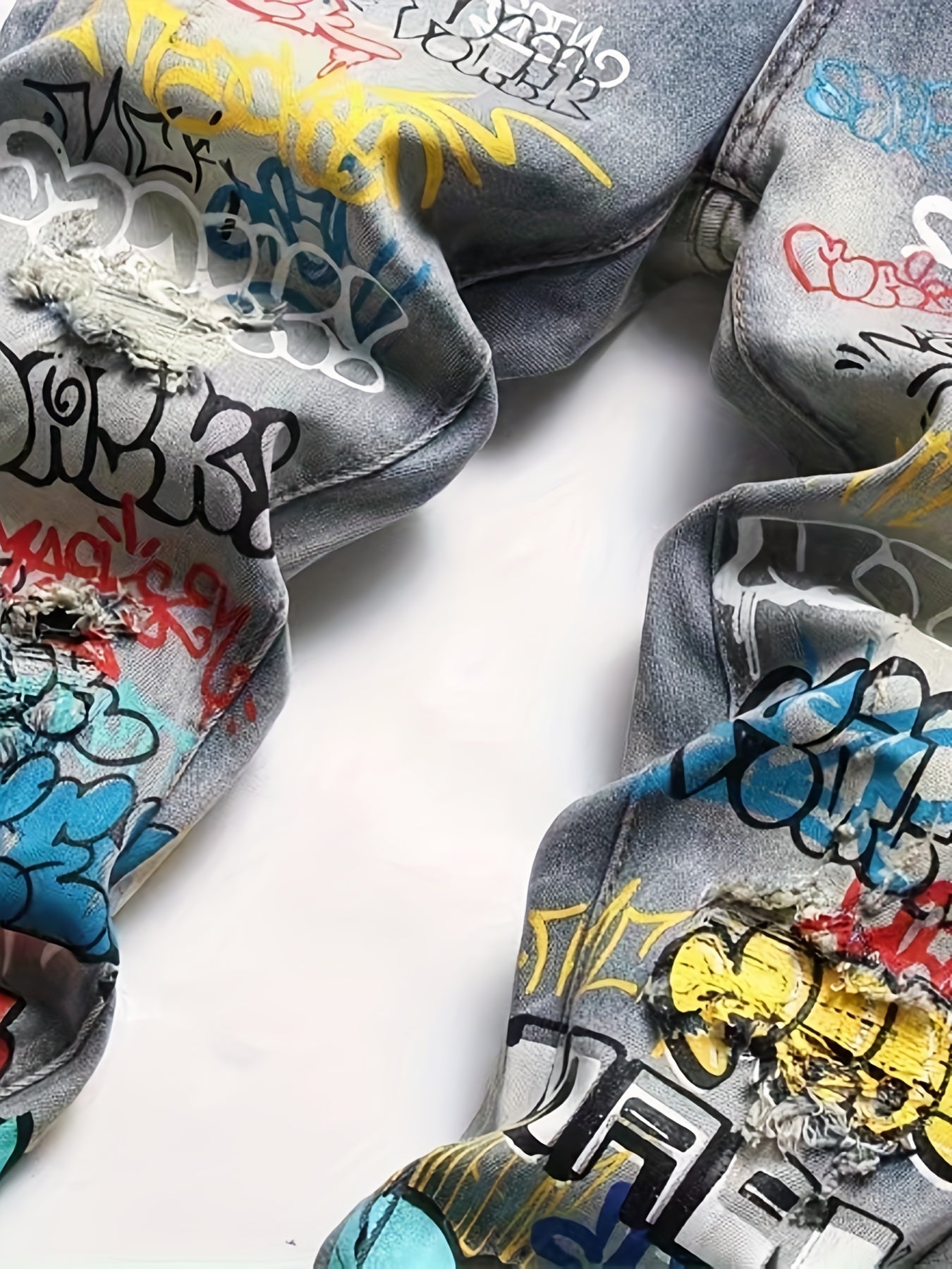 Stylish Graffiti Print Slim Fit Denim Jeans for Men - Comfortable