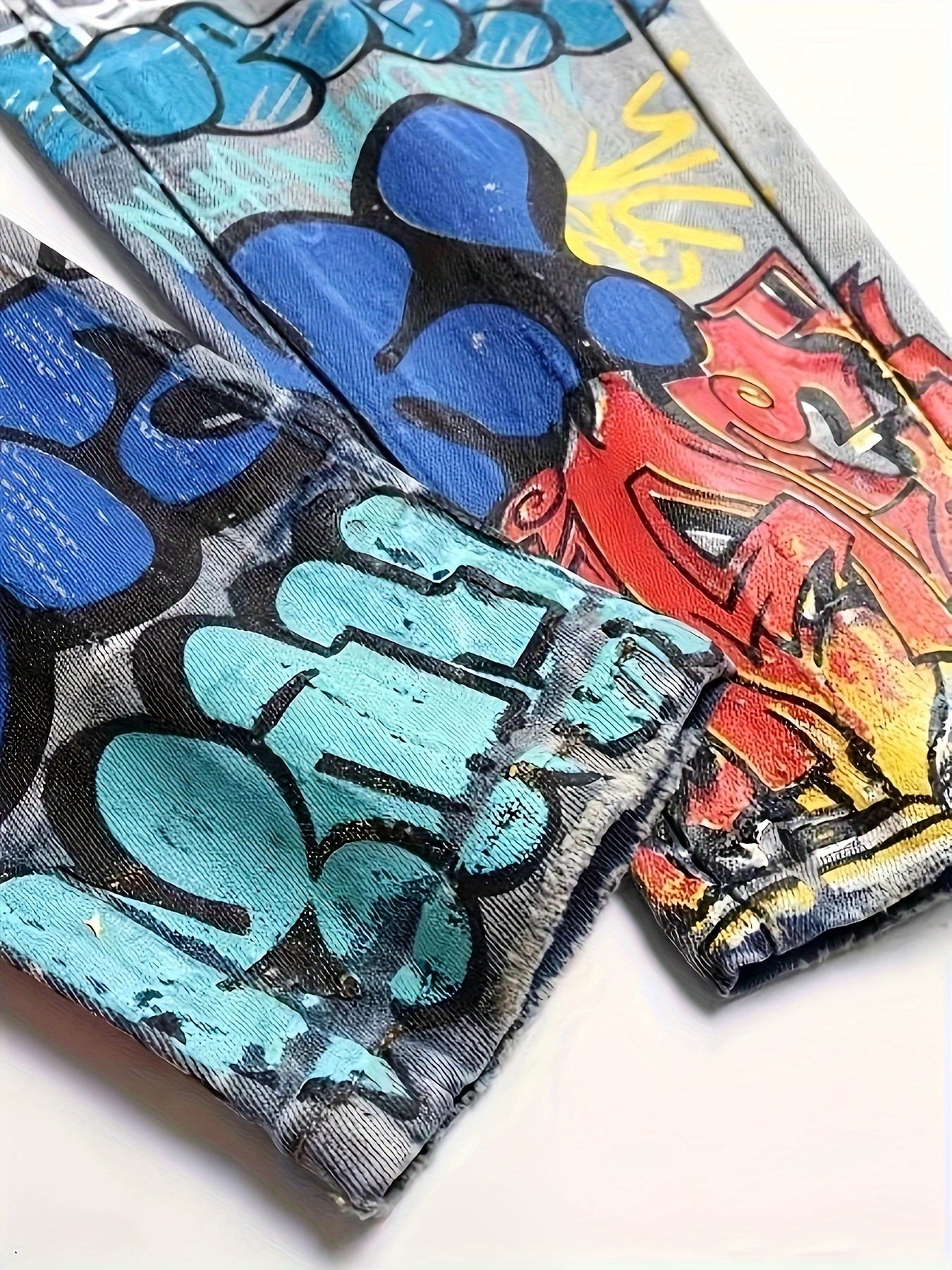 Stylish Graffiti Print Slim Fit Denim Jeans for Men - Comfortable