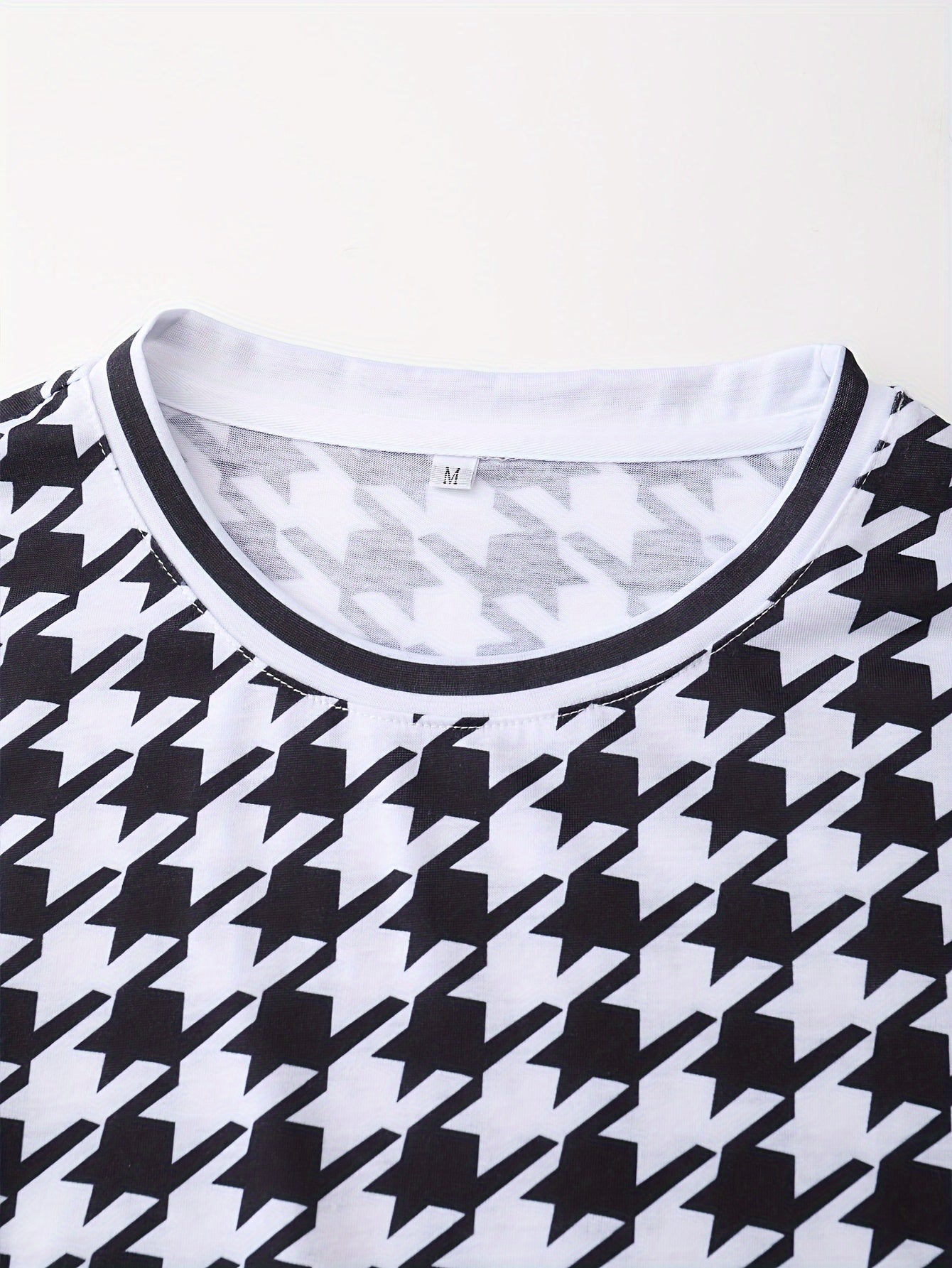 Houndstooth Pattern Print Men's Short Sleeve T-shirt, Fashion Trendy Versatile T-shirt for Men Daily Wear And Commuting