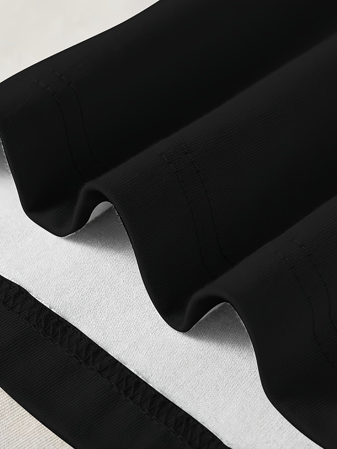 Gradient Chic Crew Neck Long Sleeve T-Shirt for Men - Vibrant Spade Print, Soft Fabric, Spring and Fall Outdoor Wear, Ideal Gift for Him